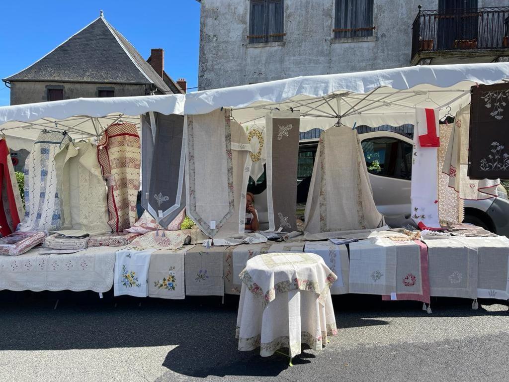 Le Chateau Giat Exterior foto