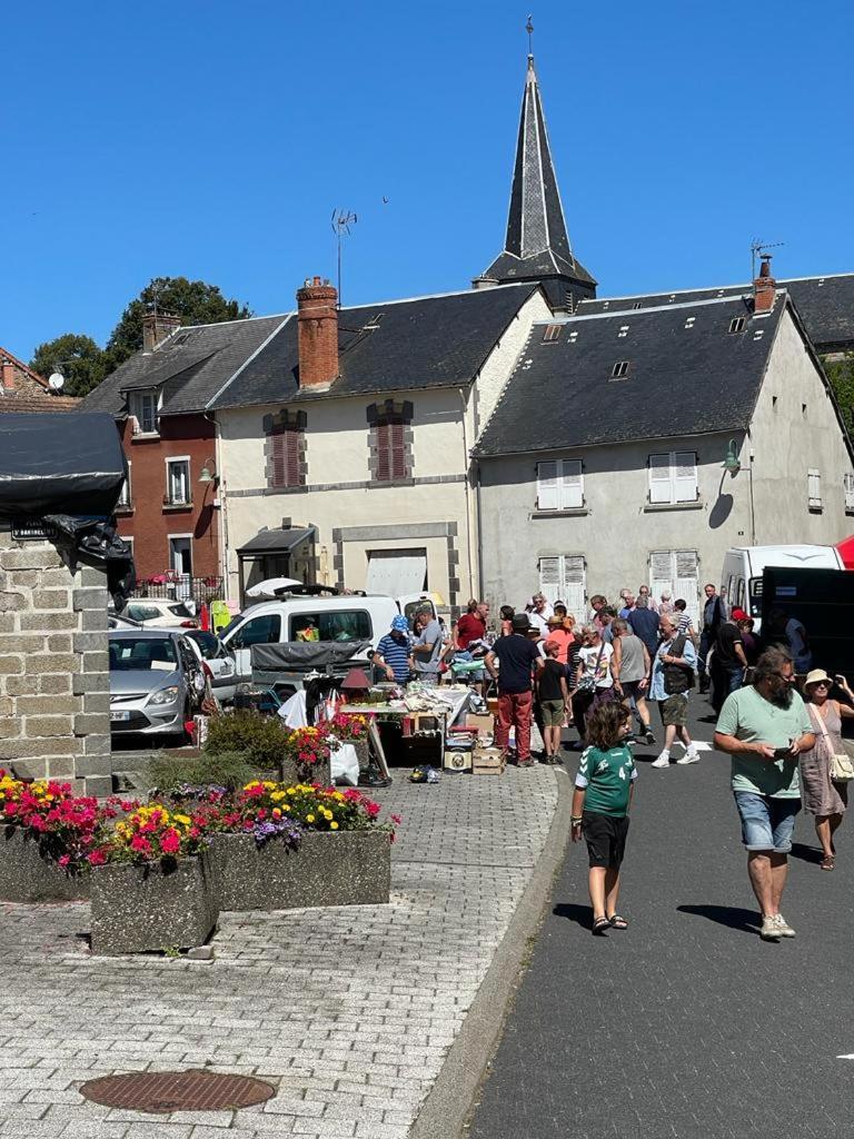 Le Chateau Giat Exterior foto