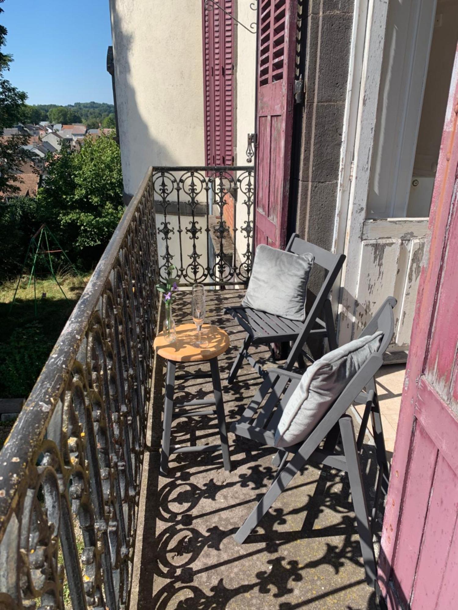Le Chateau Giat Exterior foto